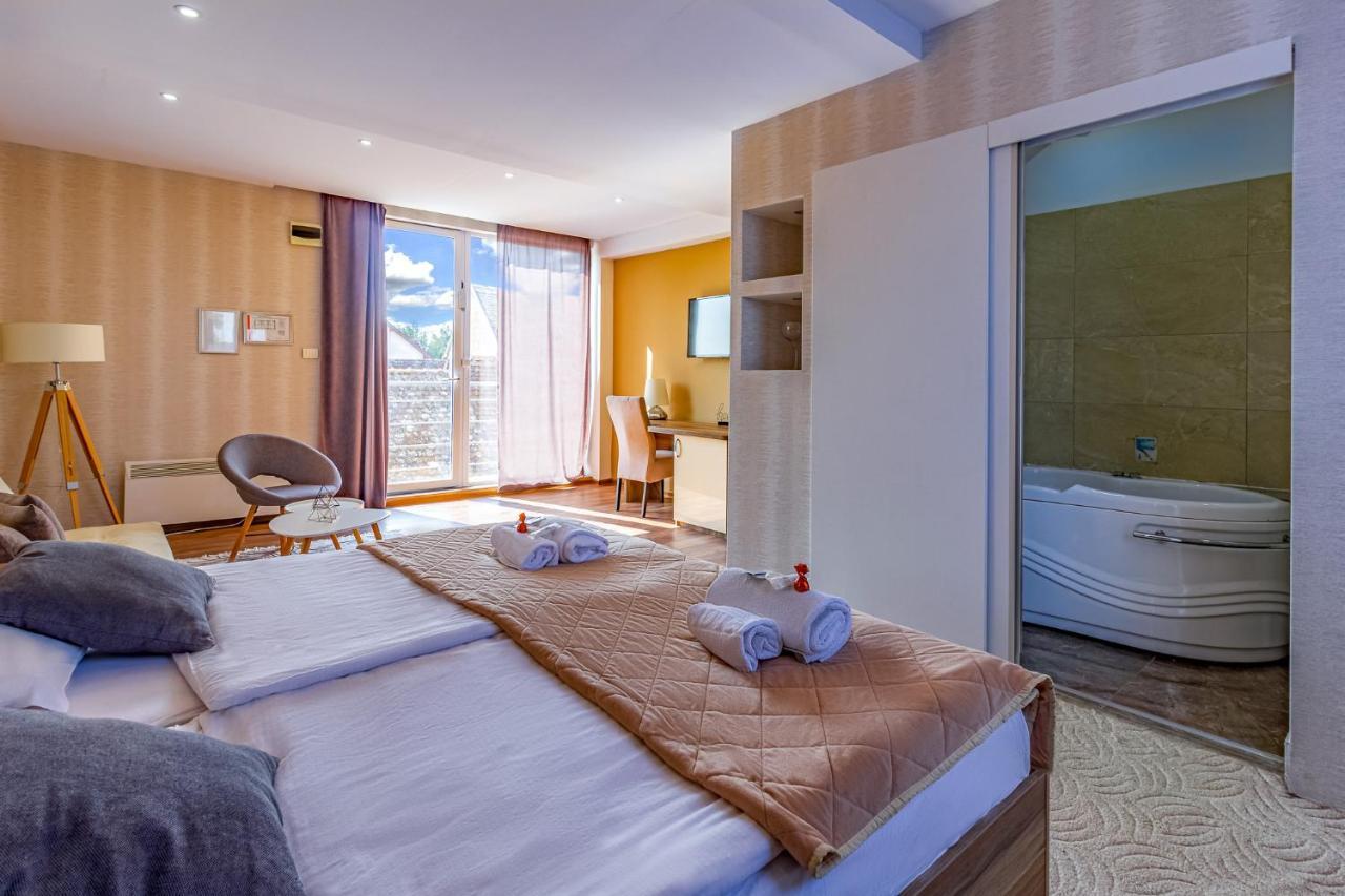 Plaza La - Night And Spa Sremska Mitrovica Luaran gambar
