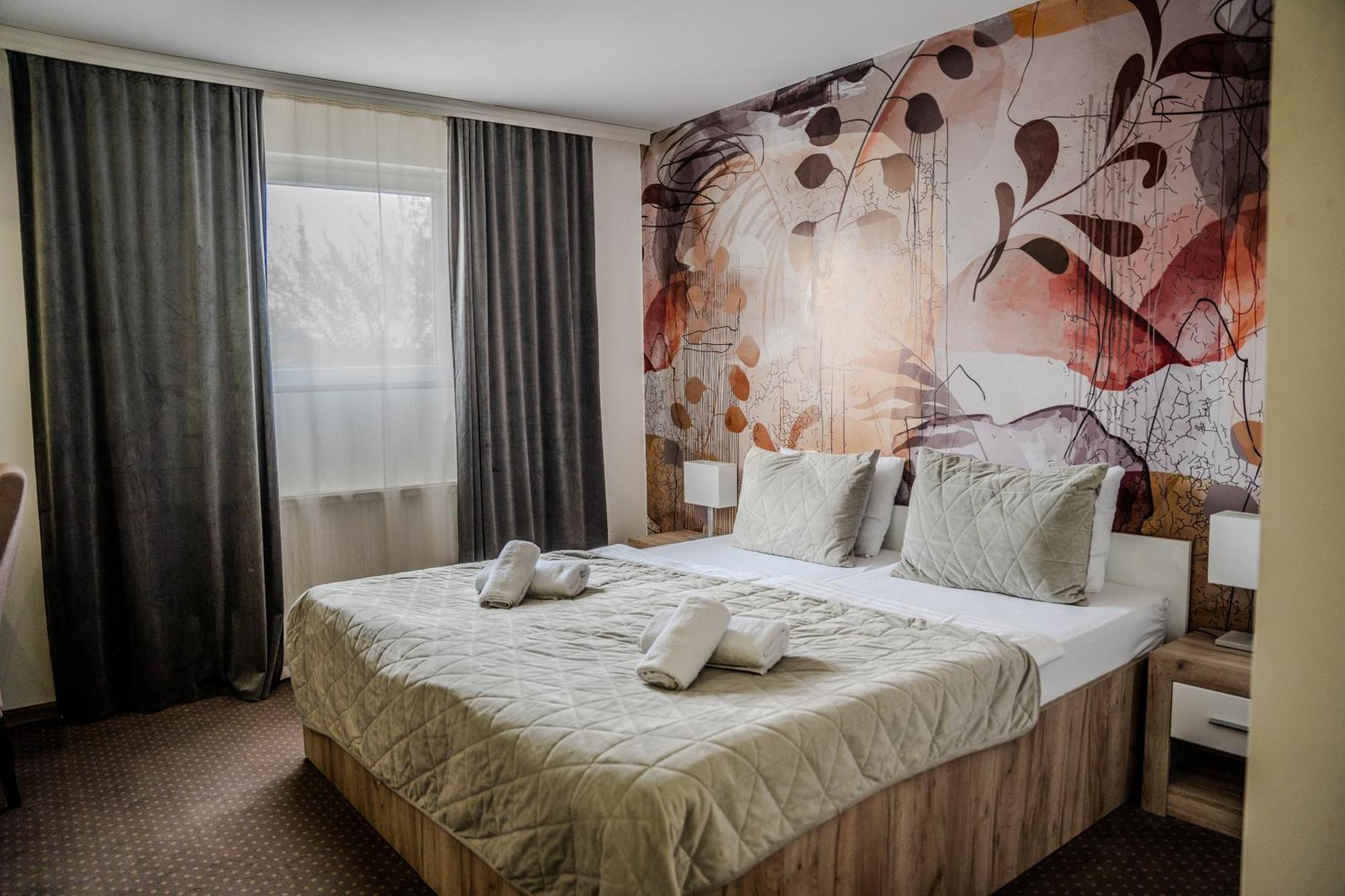 Plaza La - Night And Spa Sremska Mitrovica Luaran gambar