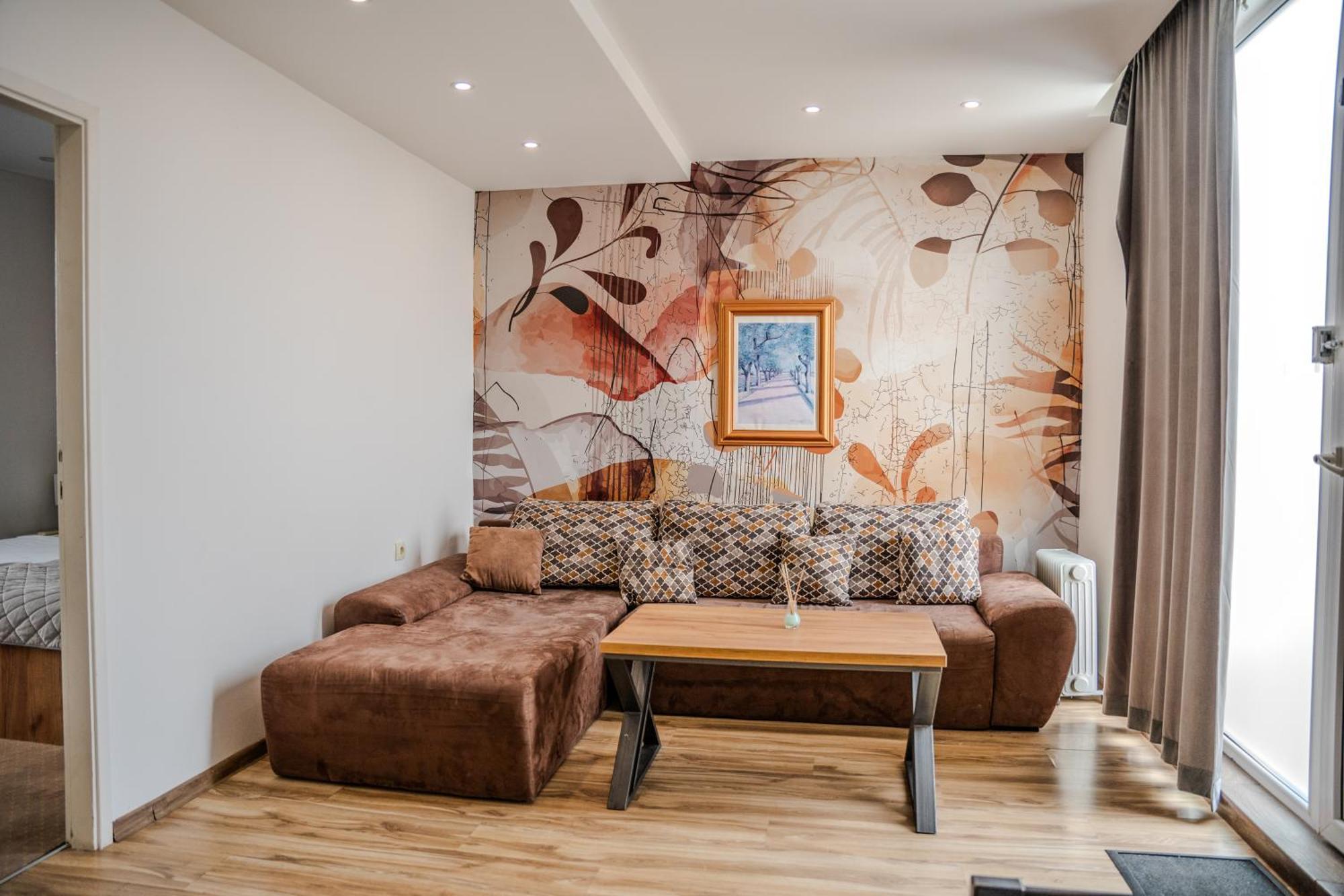 Plaza La - Night And Spa Sremska Mitrovica Luaran gambar