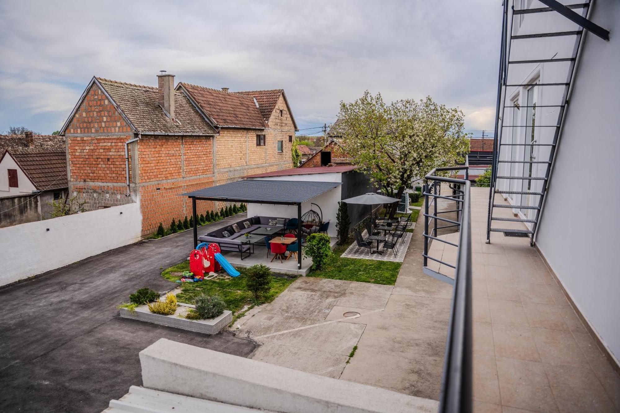 Plaza La - Night And Spa Sremska Mitrovica Luaran gambar