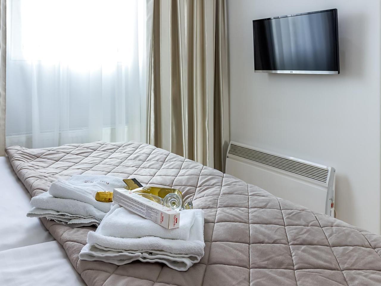 Plaza La - Night And Spa Sremska Mitrovica Luaran gambar